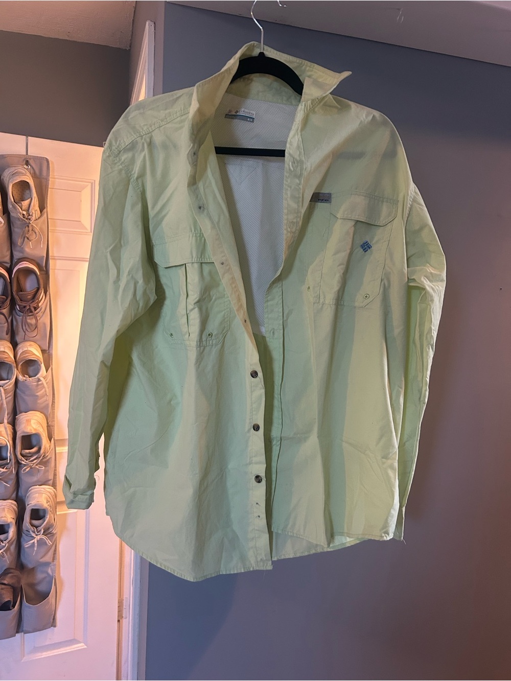 Columbia Light Green Women’s Long-Sleeve Outdoor Shirt Jacket